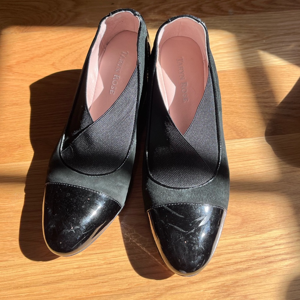 Taryn Rose, wedge heel, patent leather toe, heel & wedge, elastic upper, 6 1/2